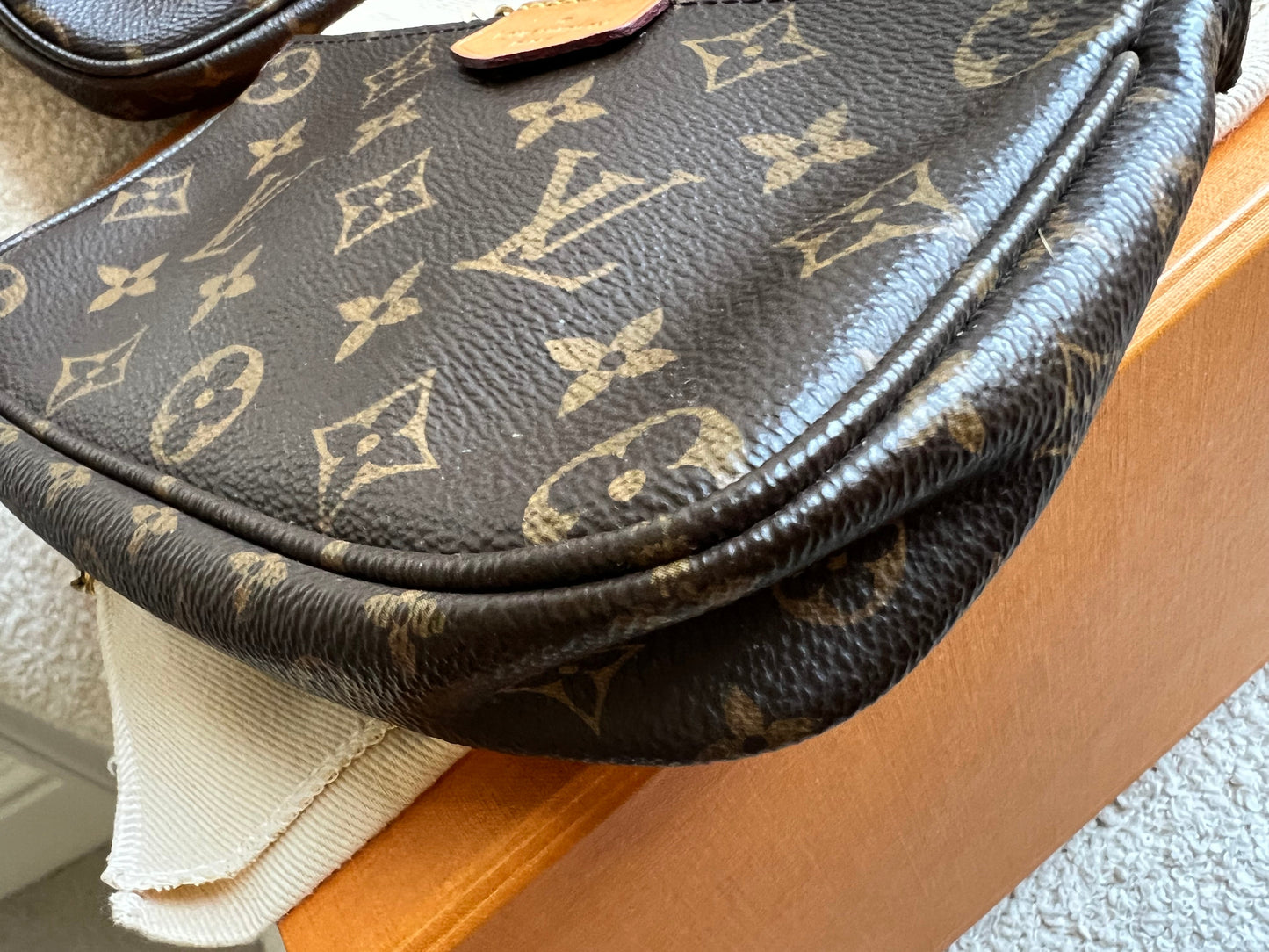 Louis Vuitton Multi Pochette Accessoires Khaki (RRP £2030)