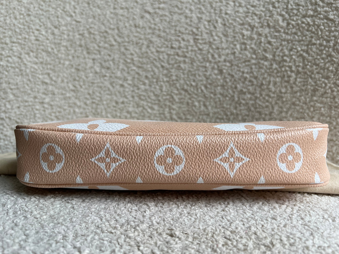 Louis Vuitton Multi Pochette Accessoires Summer By the Pool Limited Edition