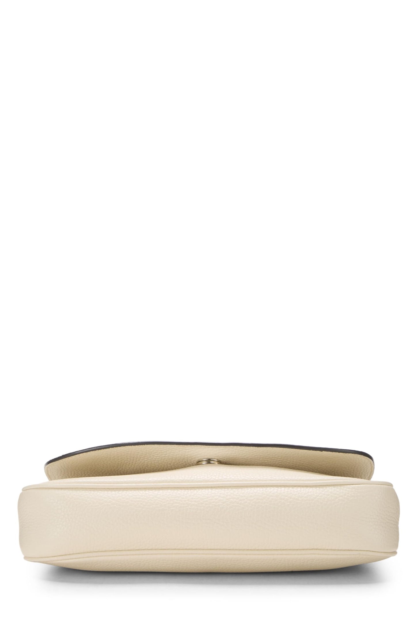 Gucci,  White Grained Leather Soho Chain Flap Crossbody, White