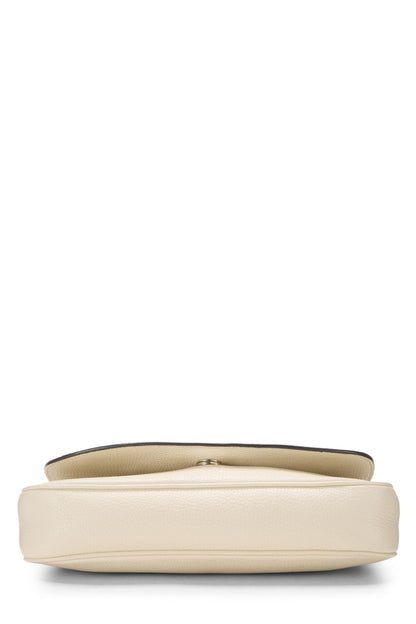 Gucci,  White Grained Leather Soho Chain Flap Crossbody, White