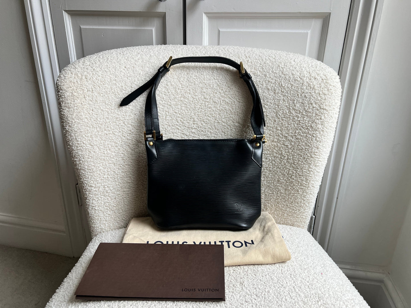 Louis Vuitton Mandara PM in Black Epi
