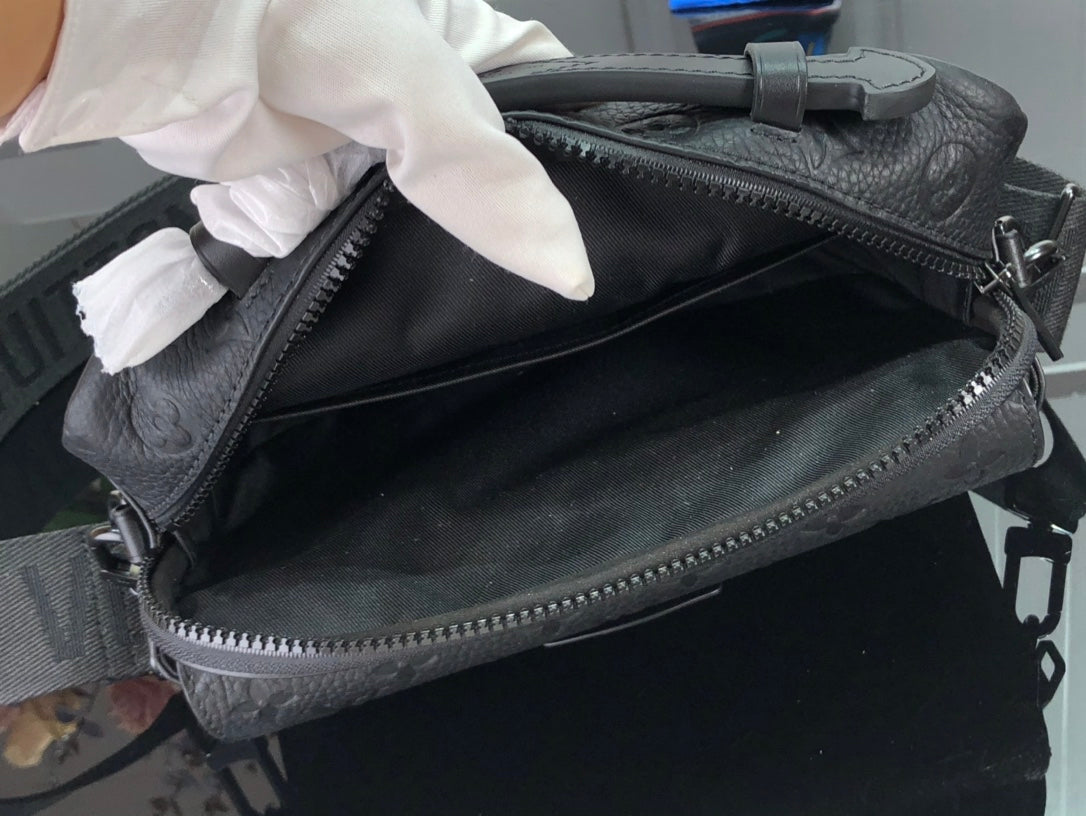 Louis Vuitton S Lock Messenger  Bag