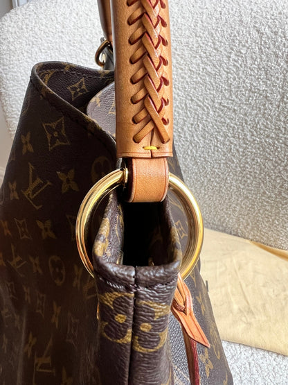 Louis Vuitton Artsy MM Monogram (RRP £1,940)