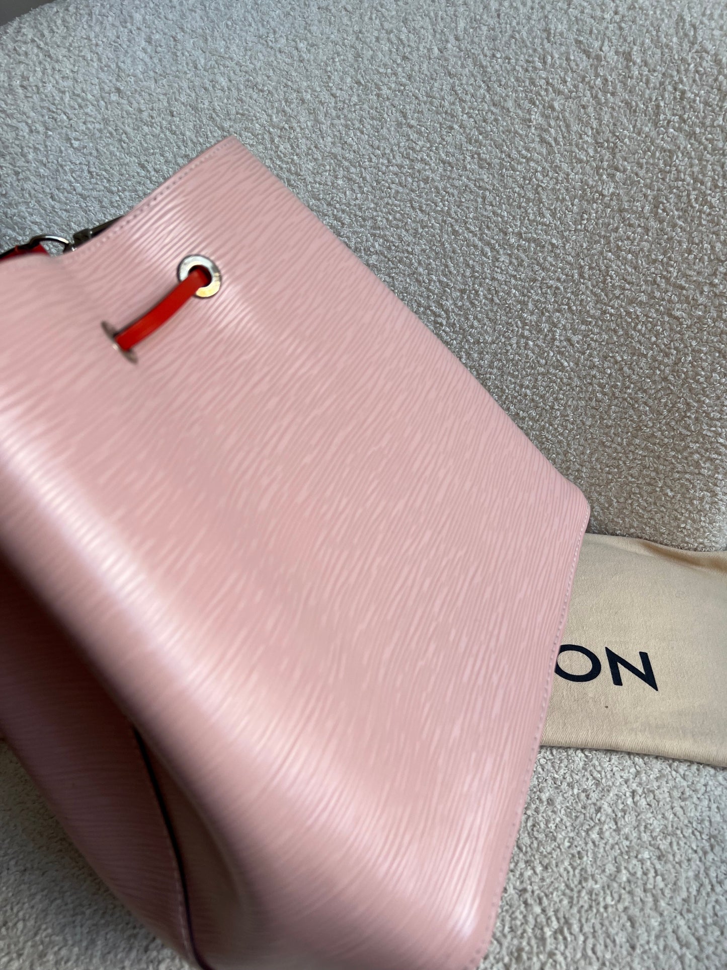 Louis Vuitton Neo Noe Bucket Bag Rose Ballerine (RRP £1,890)