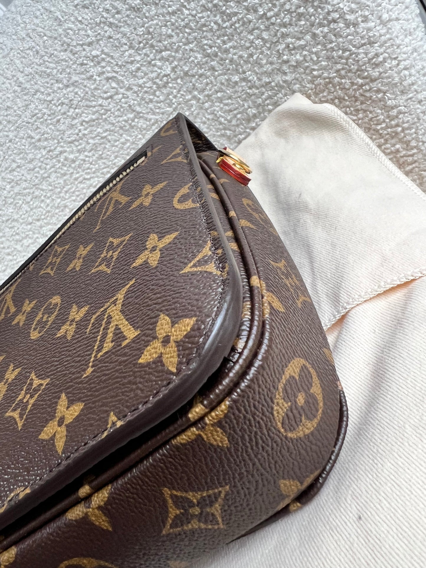 Louis Vuitton Pochette Metis Monogram (RRP £2,020)