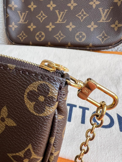 Louis Vuitton Multi Pochette Accessoires Rose Chiaro (RRP £2070)