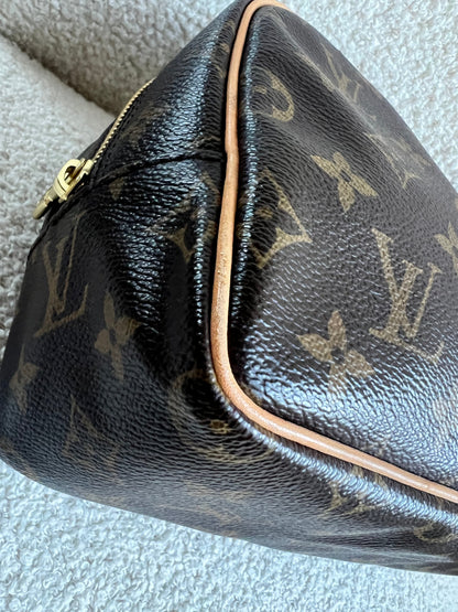 Louis Vuitton Monogram Trousse Toiletry Pouch