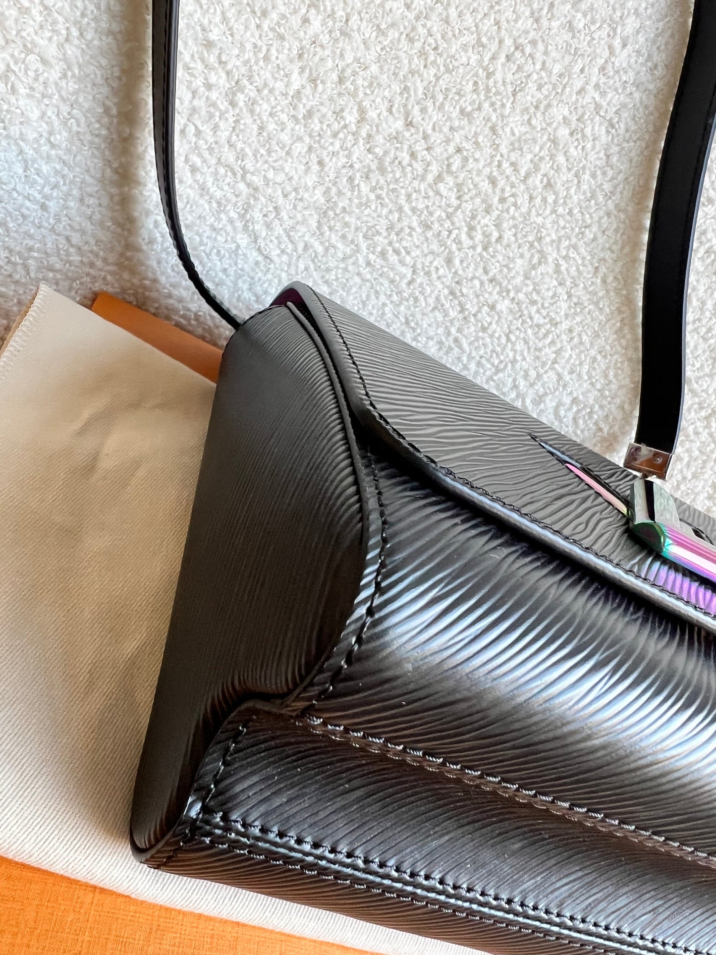 Louis Vuitton Black Triple Chain Twist MM Shoulder Bag (RRP £3550)