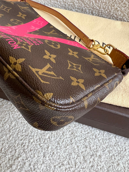 Louis Vuitton Pochette Accessoires Grenade Monogram V