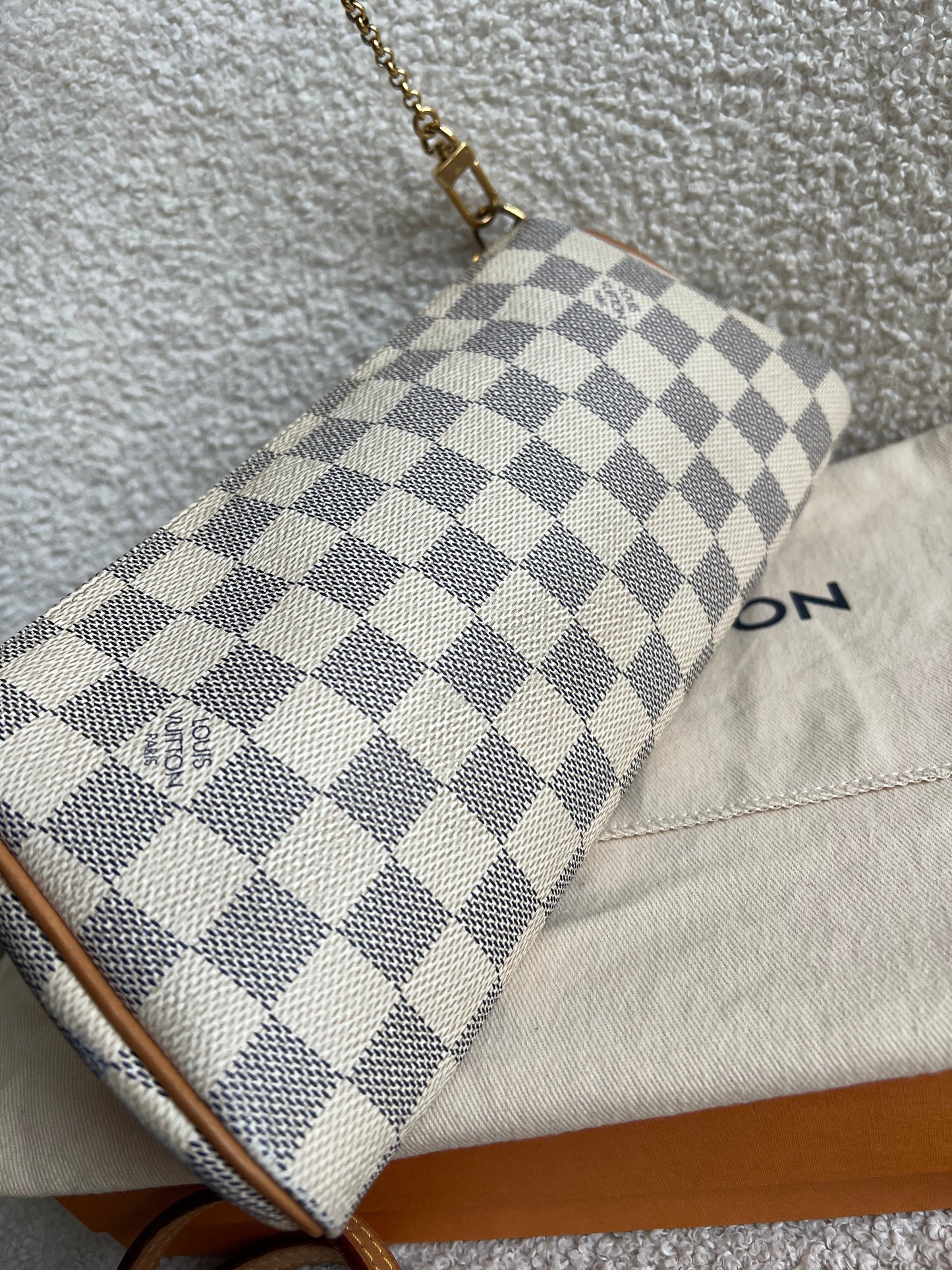 Louis Vuitton Eva Clutch Damier Azur