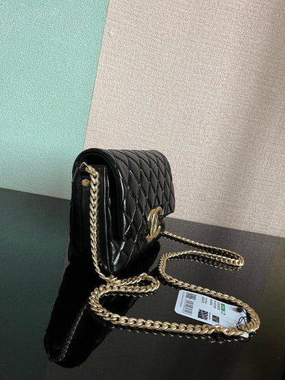 Chanel Luxury Handbag Style 39