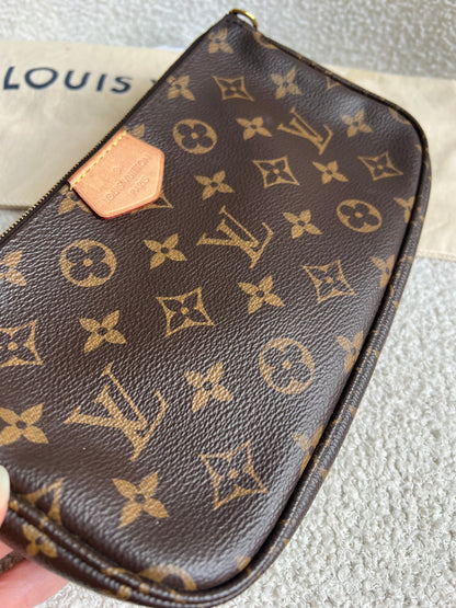 Louis Vuitton Multi Pochette Accessoires Khaki (RRP £2070)