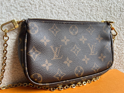 Louis Vuitton Multi Pochette Accessoires Khaki (RRP £2070)