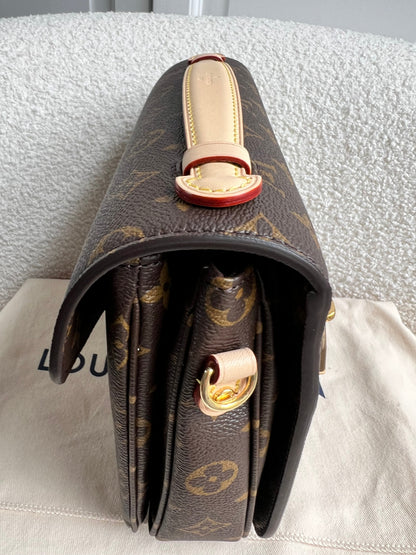 Louis Vuitton Pochette Metis Monogram (RRP £2,020)