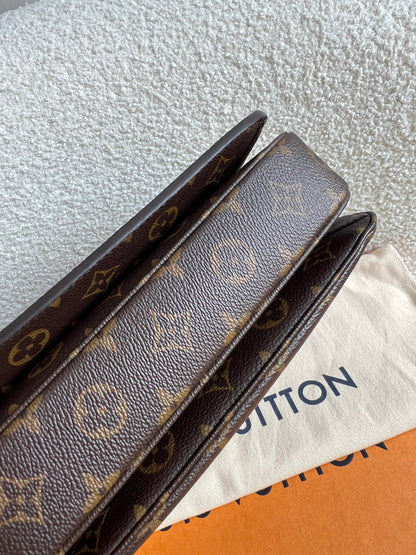 Louis Vuitton Pochette Metis Monogram (RRP £2,060)
