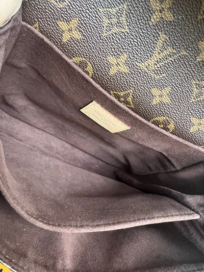 Louis Vuitton Pochette Metis Monogram (RRP £2,020)