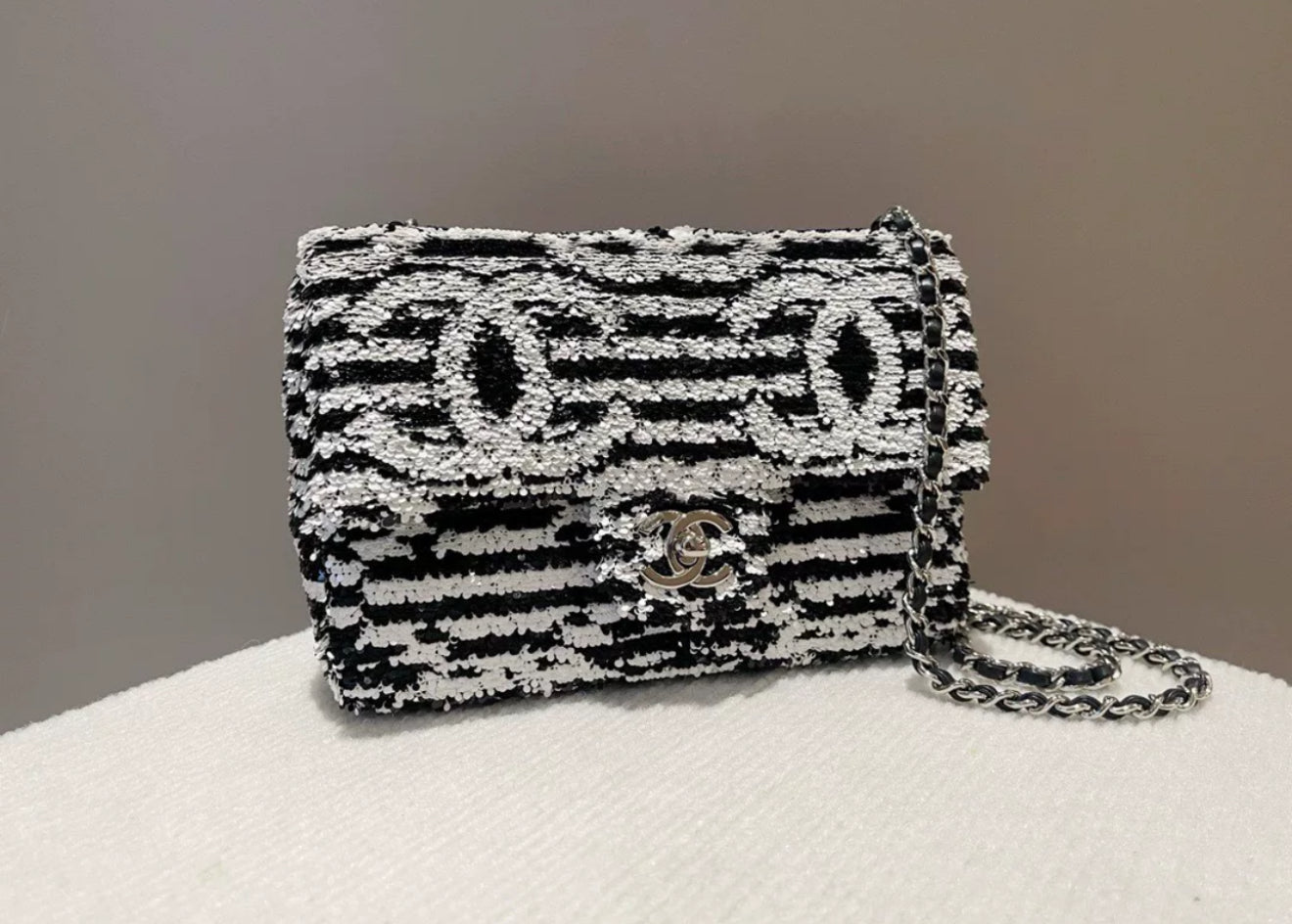 Chanel Luxury Leather Black Shoulder Bag