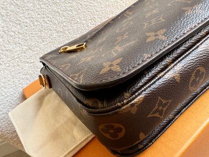 Louis Vuitton Pochette Metis Monogram (RRP £2,020)