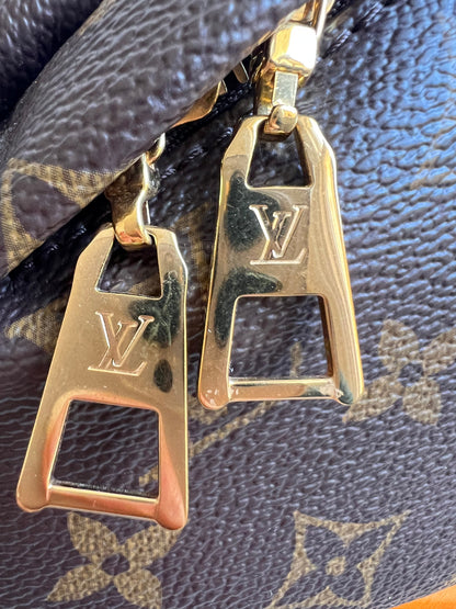 Louis Vuitton Bumbag in Monogram Canvas