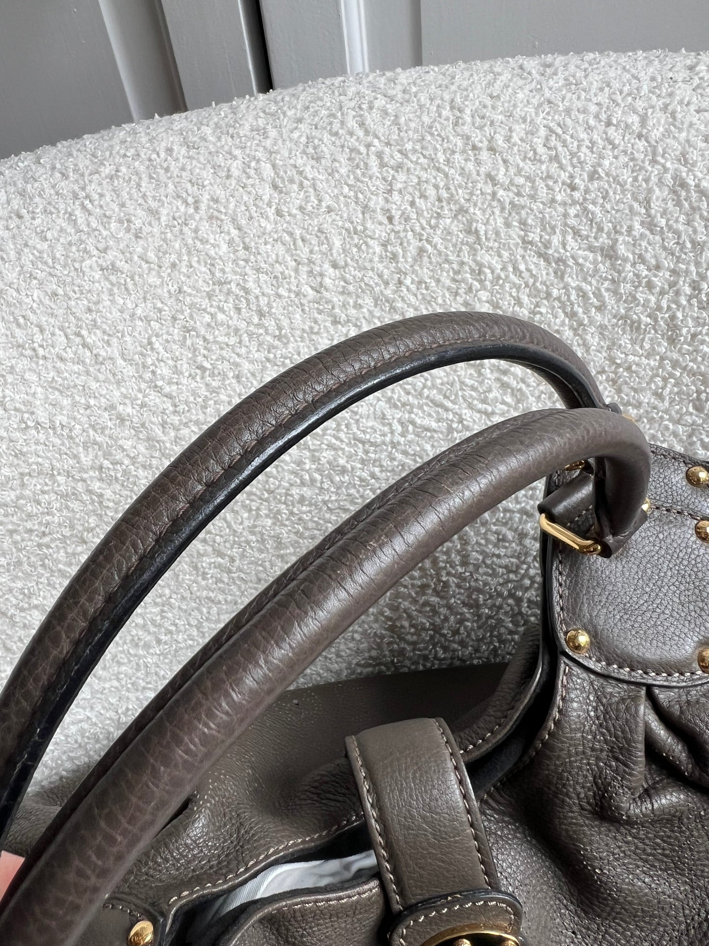 Louis Vuitton Gris Pearl Monogram Mahina Leather L Bag