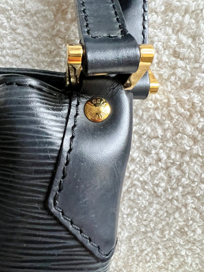 Louis Vuitton Mandara PM in Black Epi