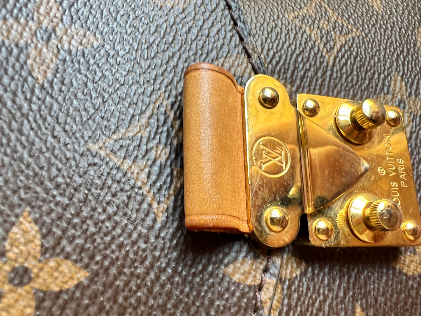 Louis Vuitton Pochette Metis Monogram (RRP £2,020)