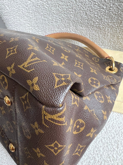 Louis Vuitton Artsy MM Monogram (RRP £1,940)