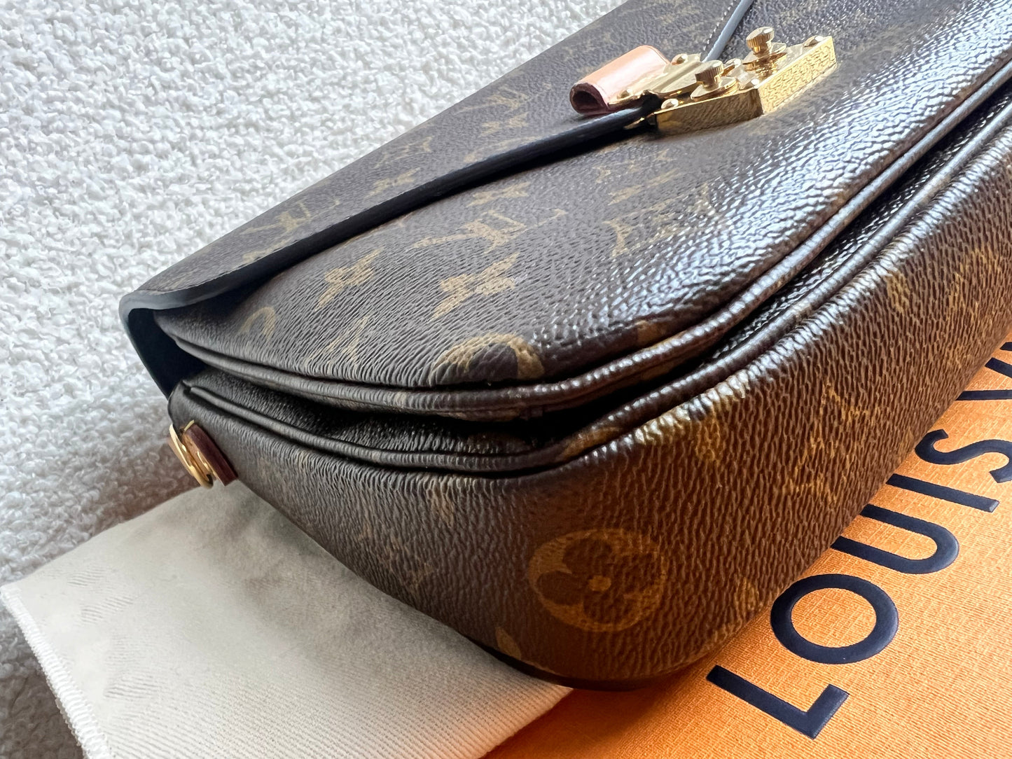 Louis Vuitton Pochette Metis Monogram (RRP £2,020)