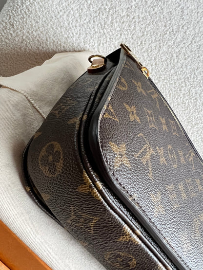 Louis Vuitton Pochette Metis Monogram (RRP £2,020)