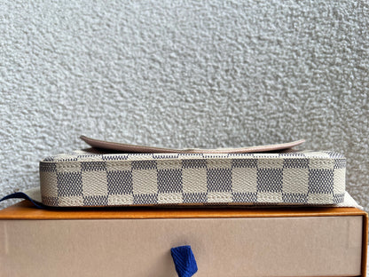 Louis Vuitton Felicie Pochette Damier Azur (RRP £1110)