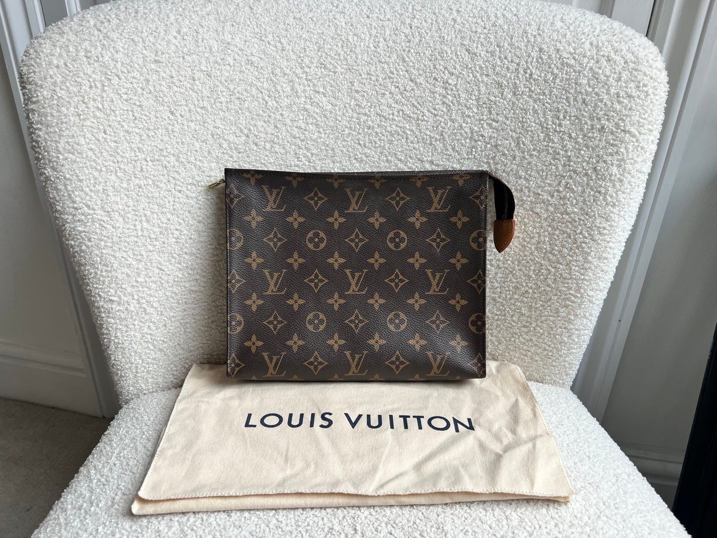 Louis Vuitton Toiletry Pouch 26 Monogram