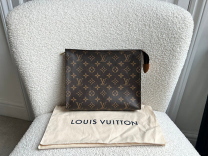 Louis Vuitton Toiletry Pouch 26 Monogram
