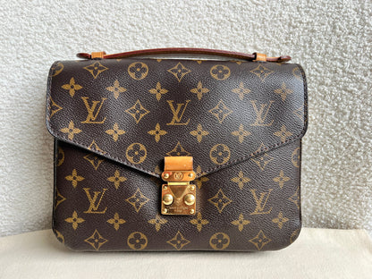 Louis Vuitton Pochette Metis Monogram (RRP £2,020)