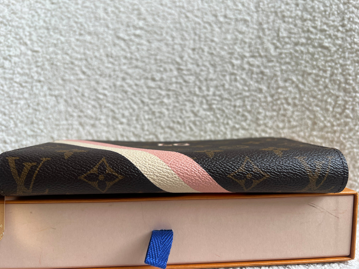 Louis Vuitton Personalised “LG” Zippy Wallet in Monogram (RRP £590)