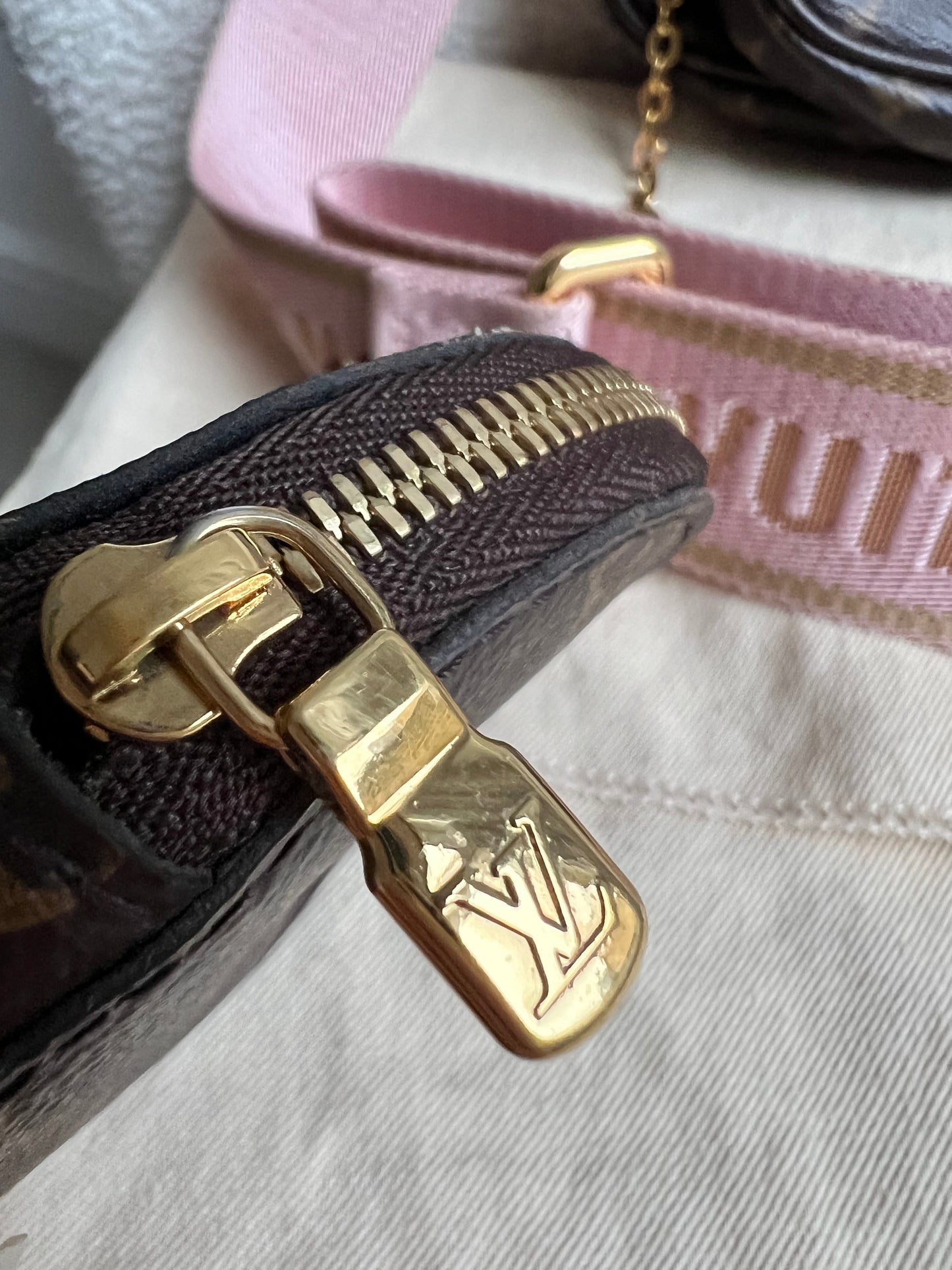 Louis Vuitton Multi Pochette Accessoires Rose Chiaro (RRP £2030)