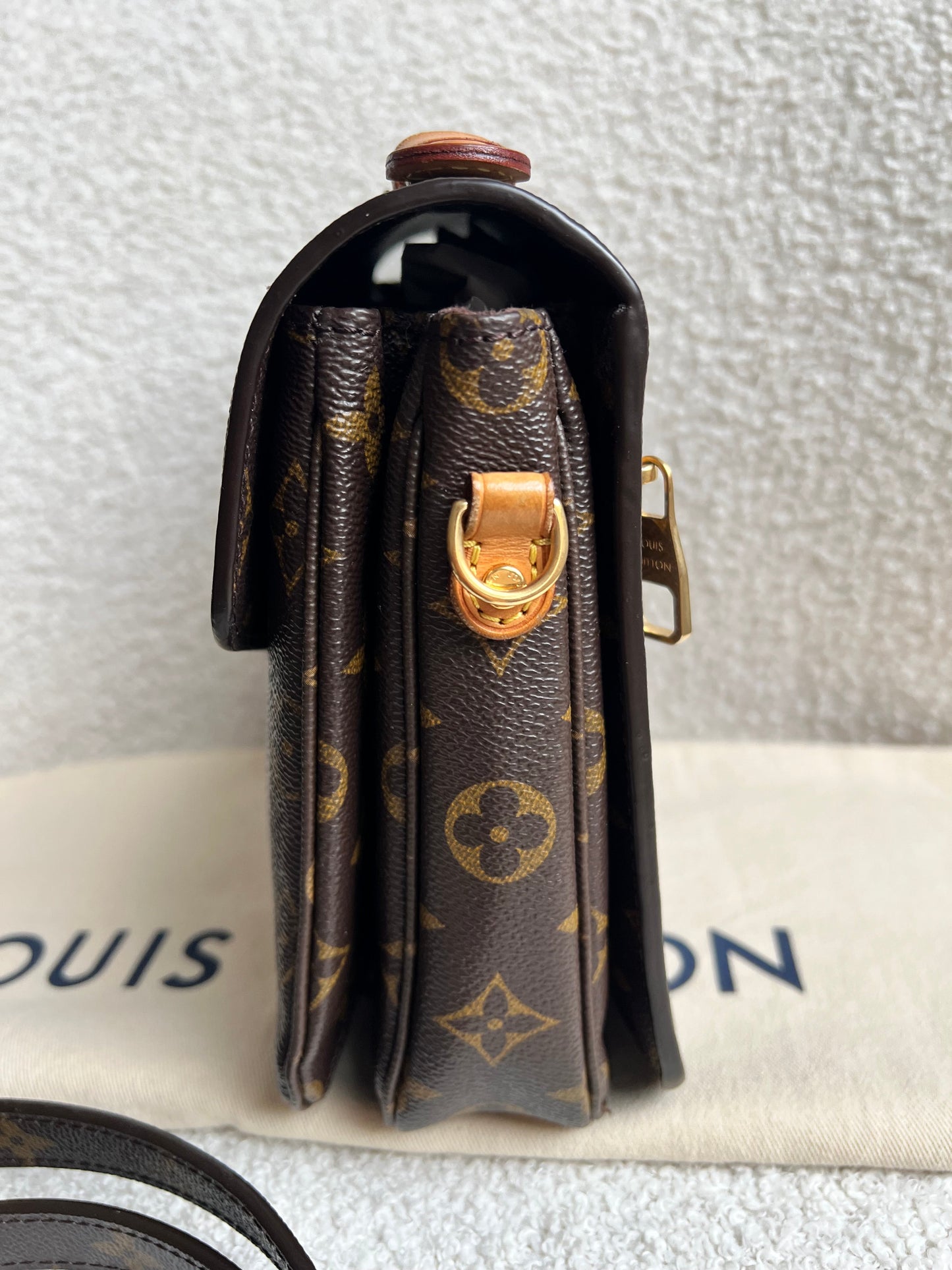 Louis Vuitton Pochette Metis Monogram (RRP £2,020)