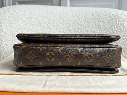 Louis Vuitton Pochette Metis Monogram (RRP £2,020)