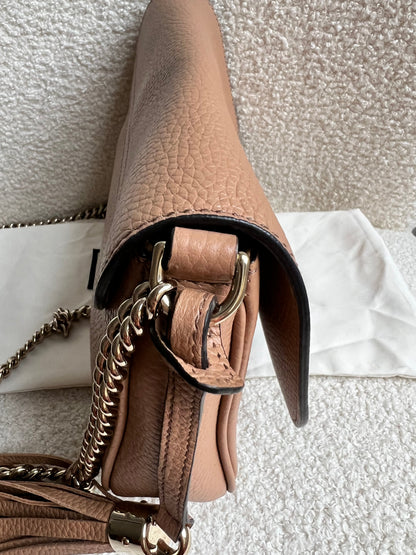 Gucci Beige Soho Chain Crossbody Flap Bag
