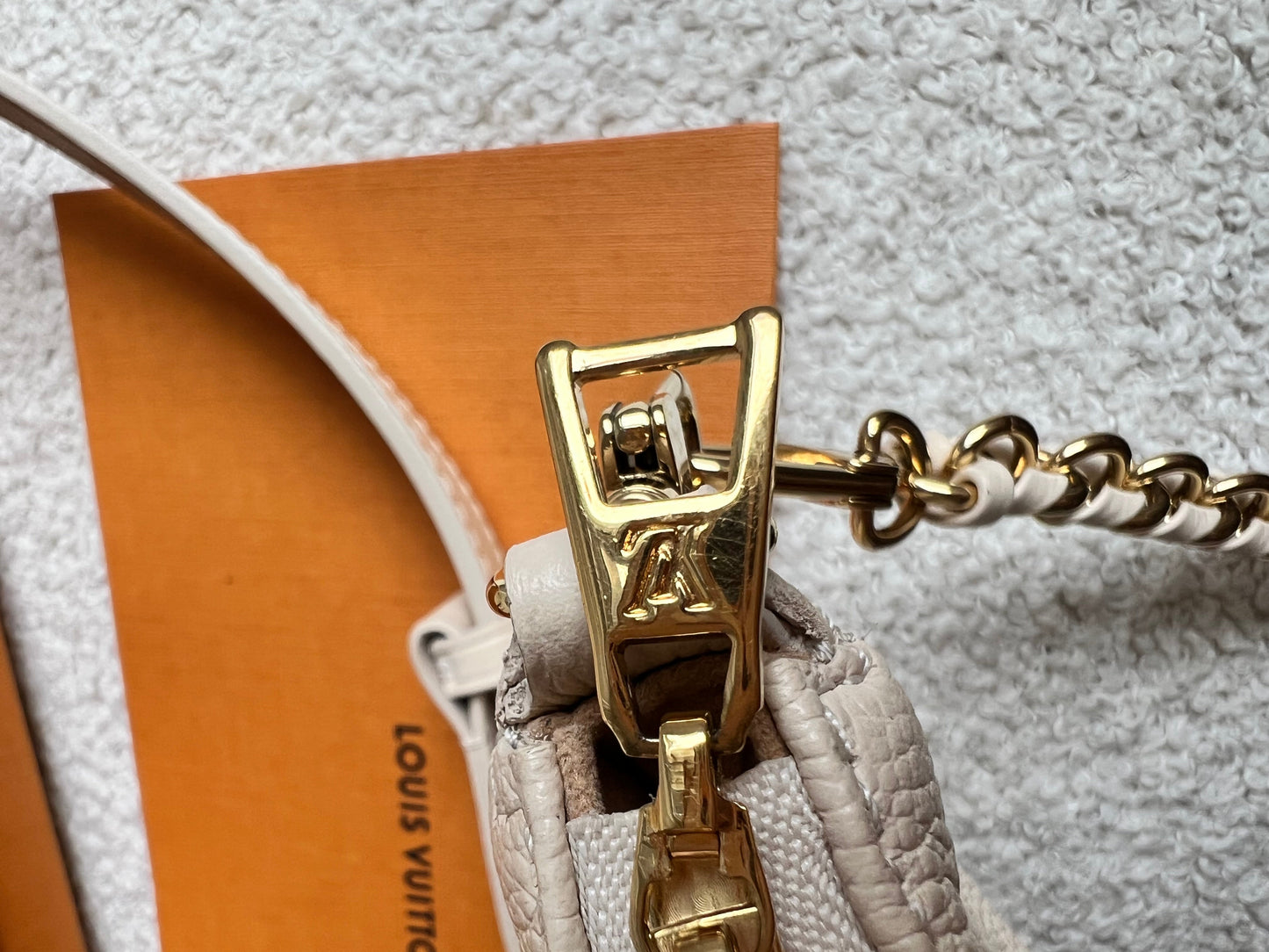 Louis Vuitton Multi Pochette Accessoires Creme Empreinte (RRP £2140)