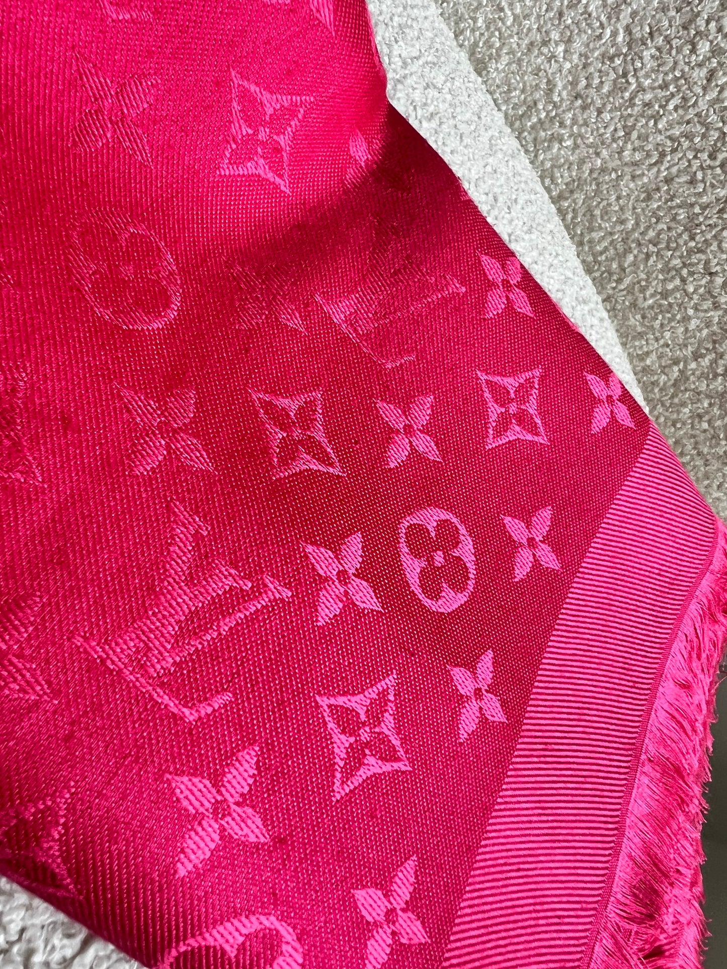 Louis Vuitton Fuchsia Monogram Shawl (RRP £475)
