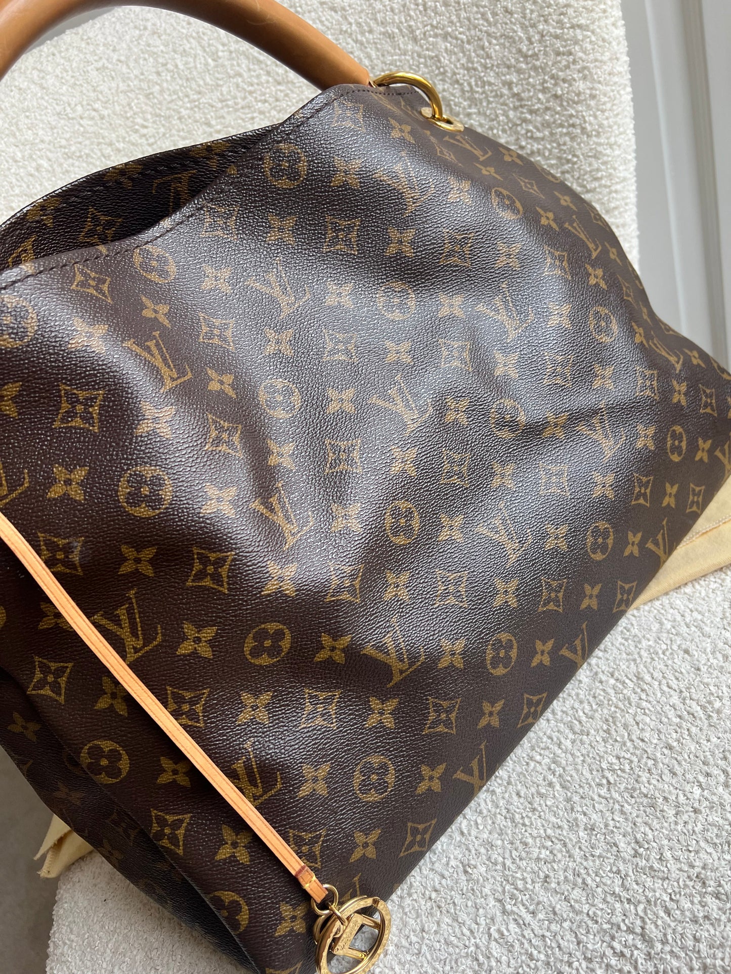 Louis Vuitton Artsy MM Monogram (RRP £1,940)