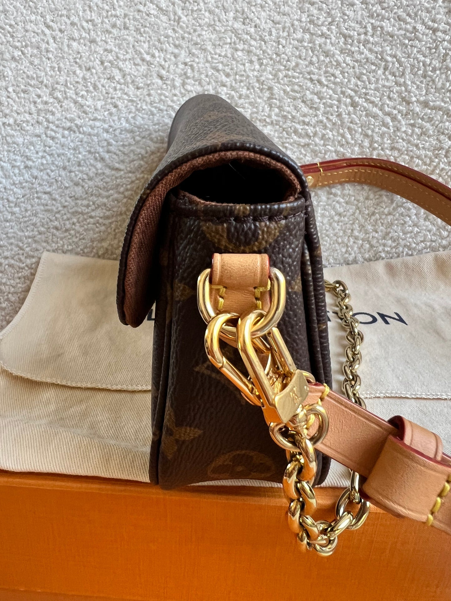 Louis Vuitton Ivy Wallet on Chain Bag Monogram Canvas (RRP £1,370)