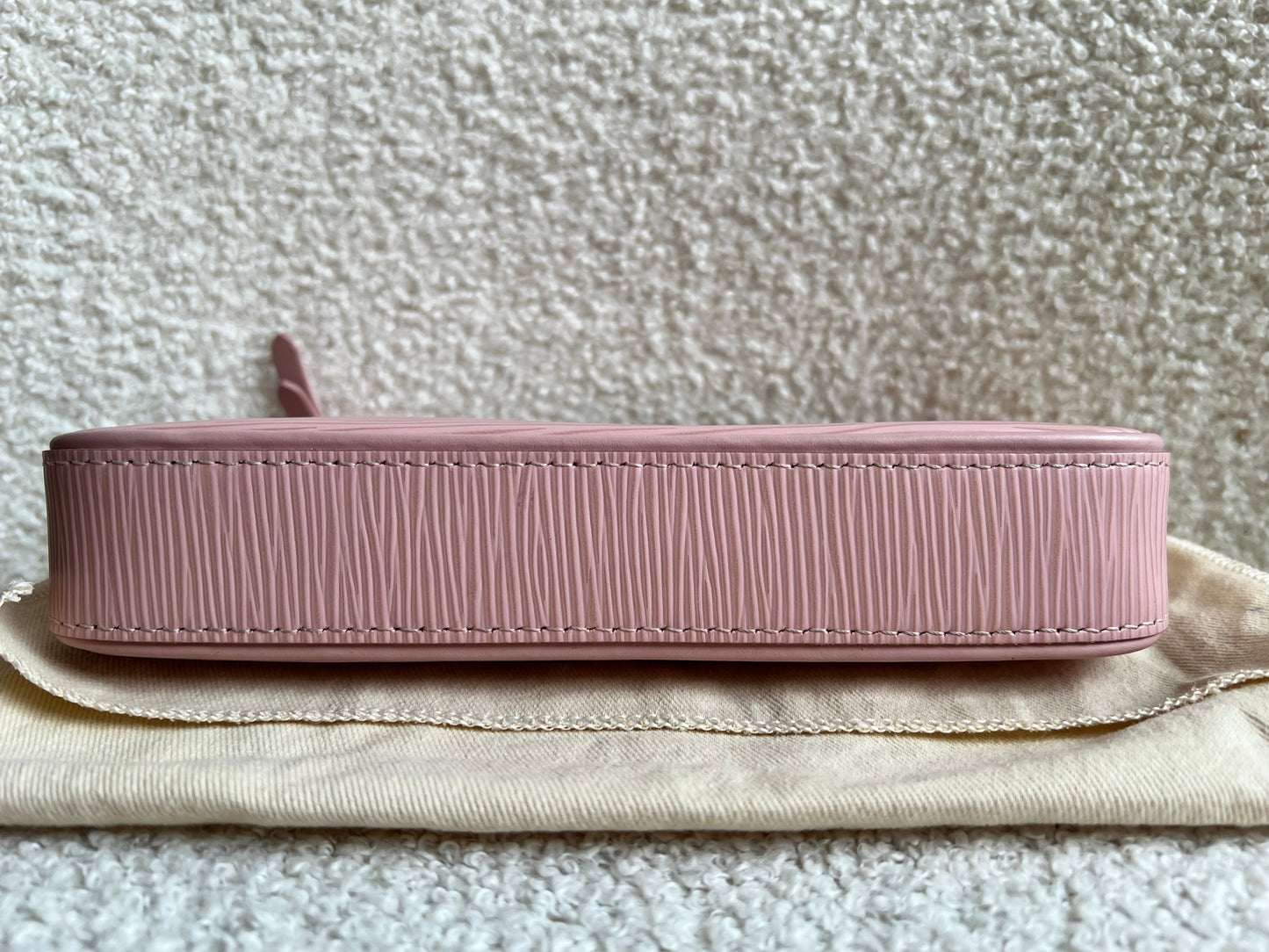 Louis Vuitton Easy Pouch Rose Ballerine Epi (RRP £1320)