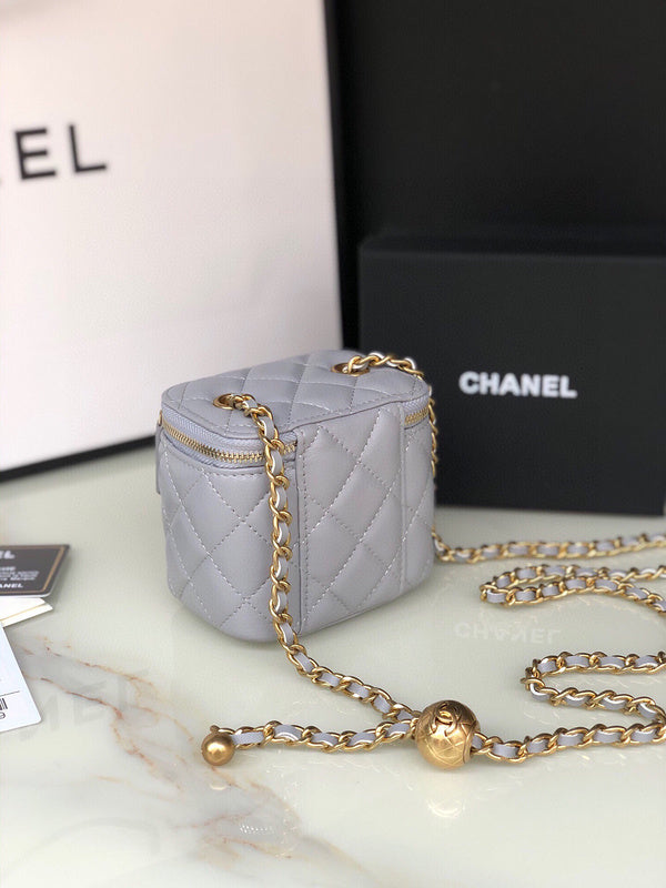 Chanel Luxury Handbag Style 135
