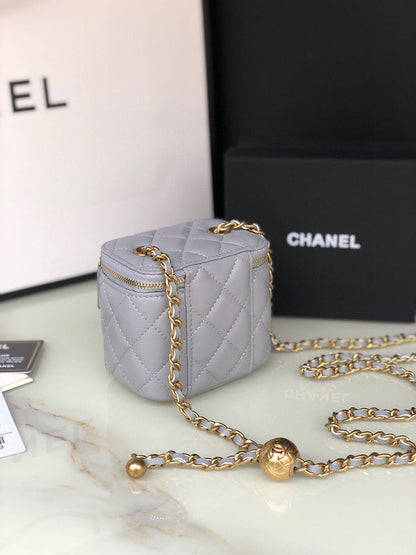 Chanel Luxury Handbag Style 135
