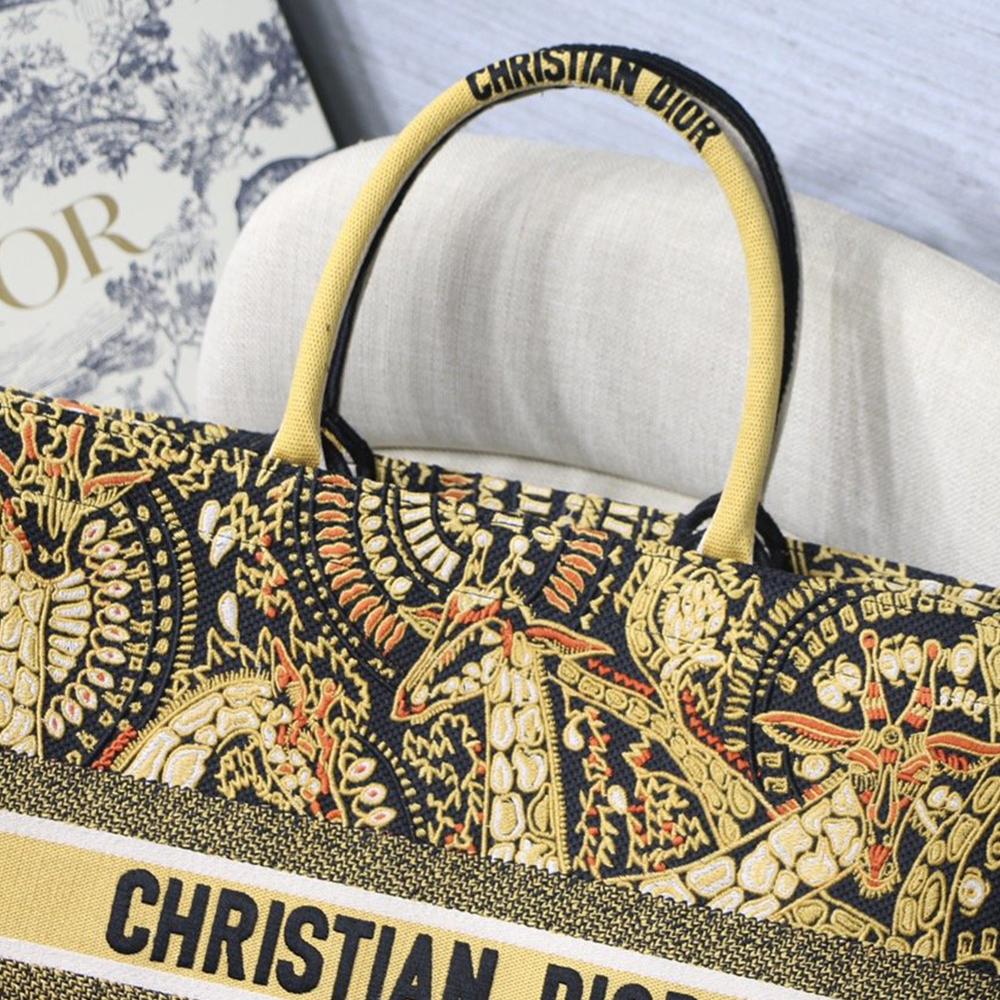 Gucci Book Tote Tote Bag