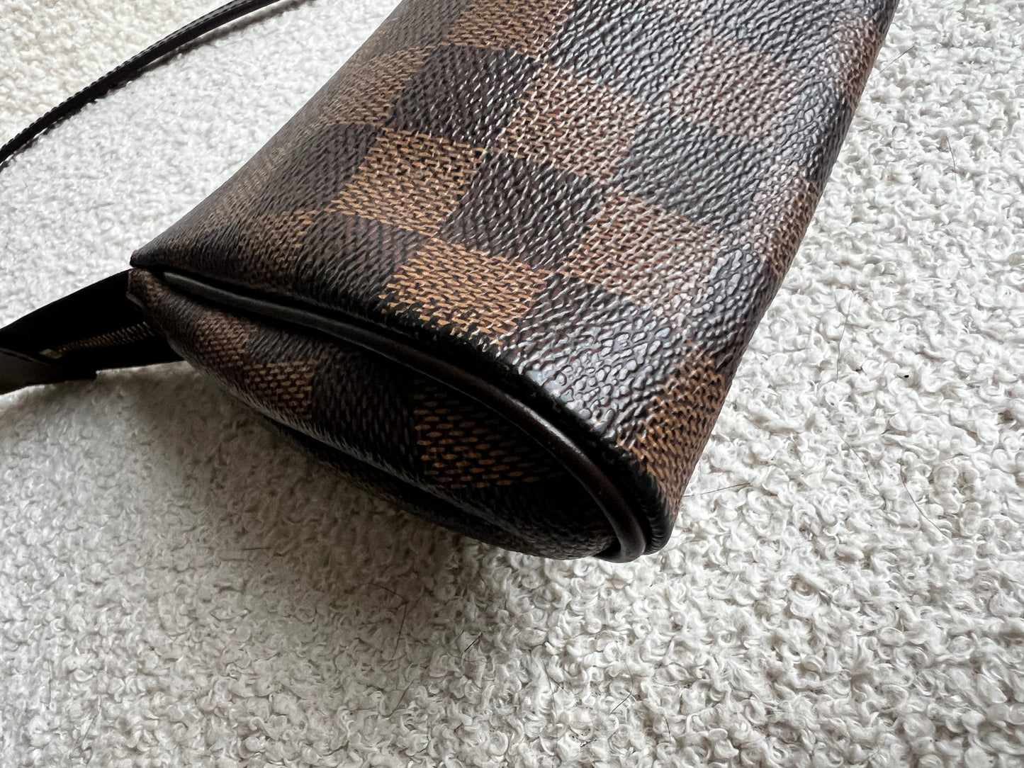 Louis Vuitton Eva Clutch Damier Ebene