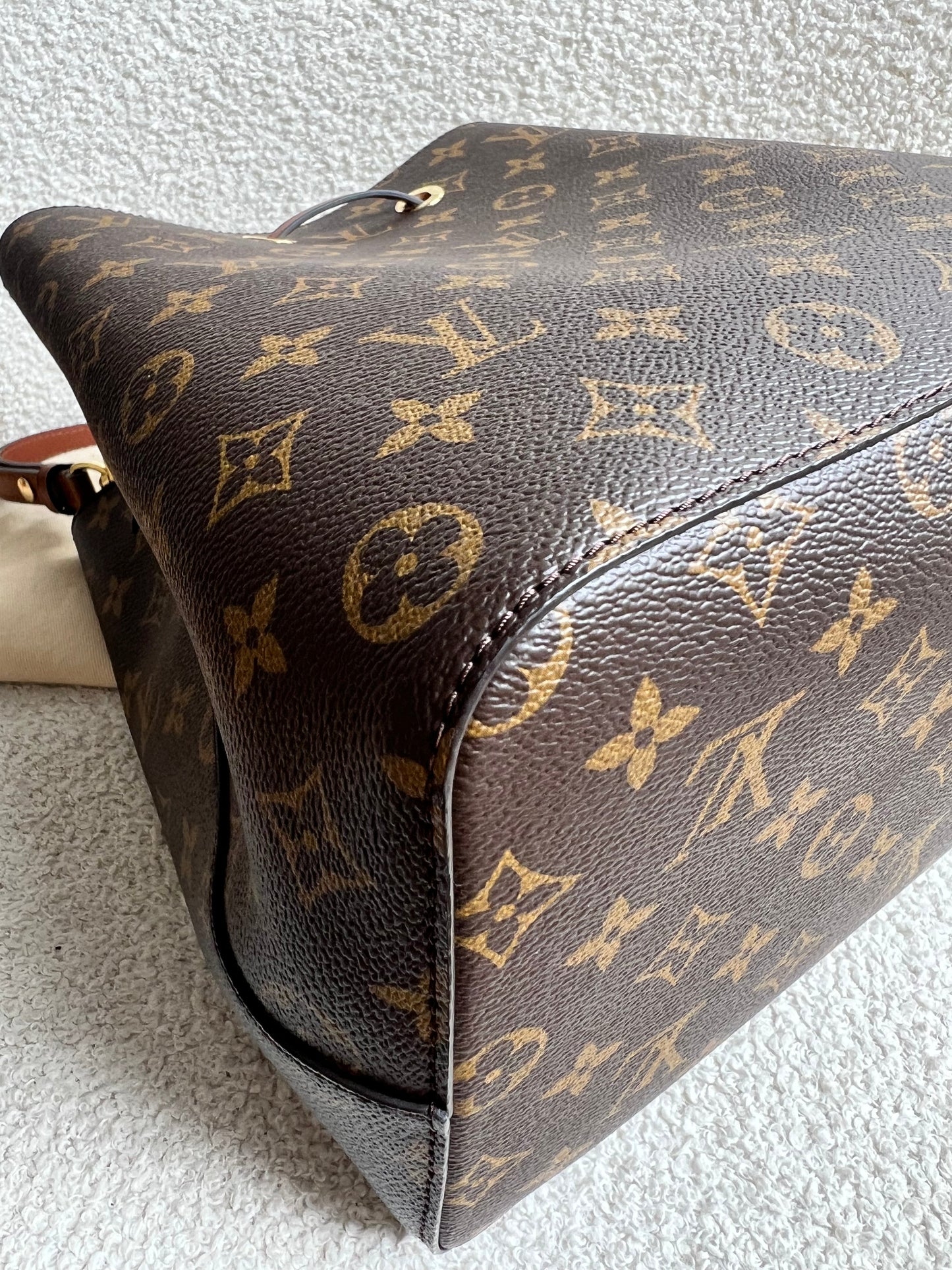 Louis Vuitton Neo Noe Monogram Caramel (RRP £1,560)