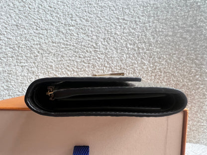 Louis Vuitton Galet Compact Capucines Wallet (RRP £730)