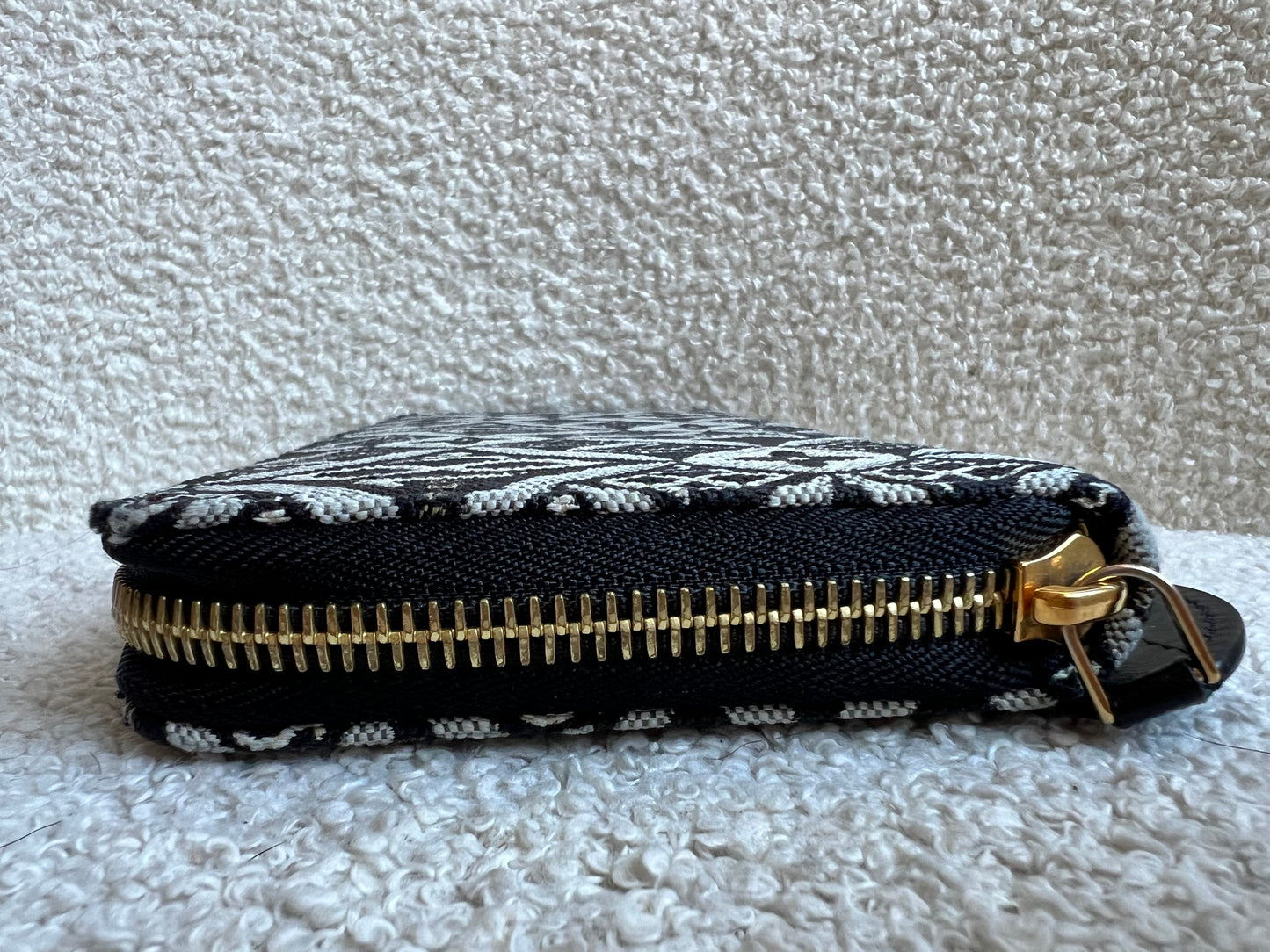 Louis Vuitton Zippy Wallet in Monogram Jacquard